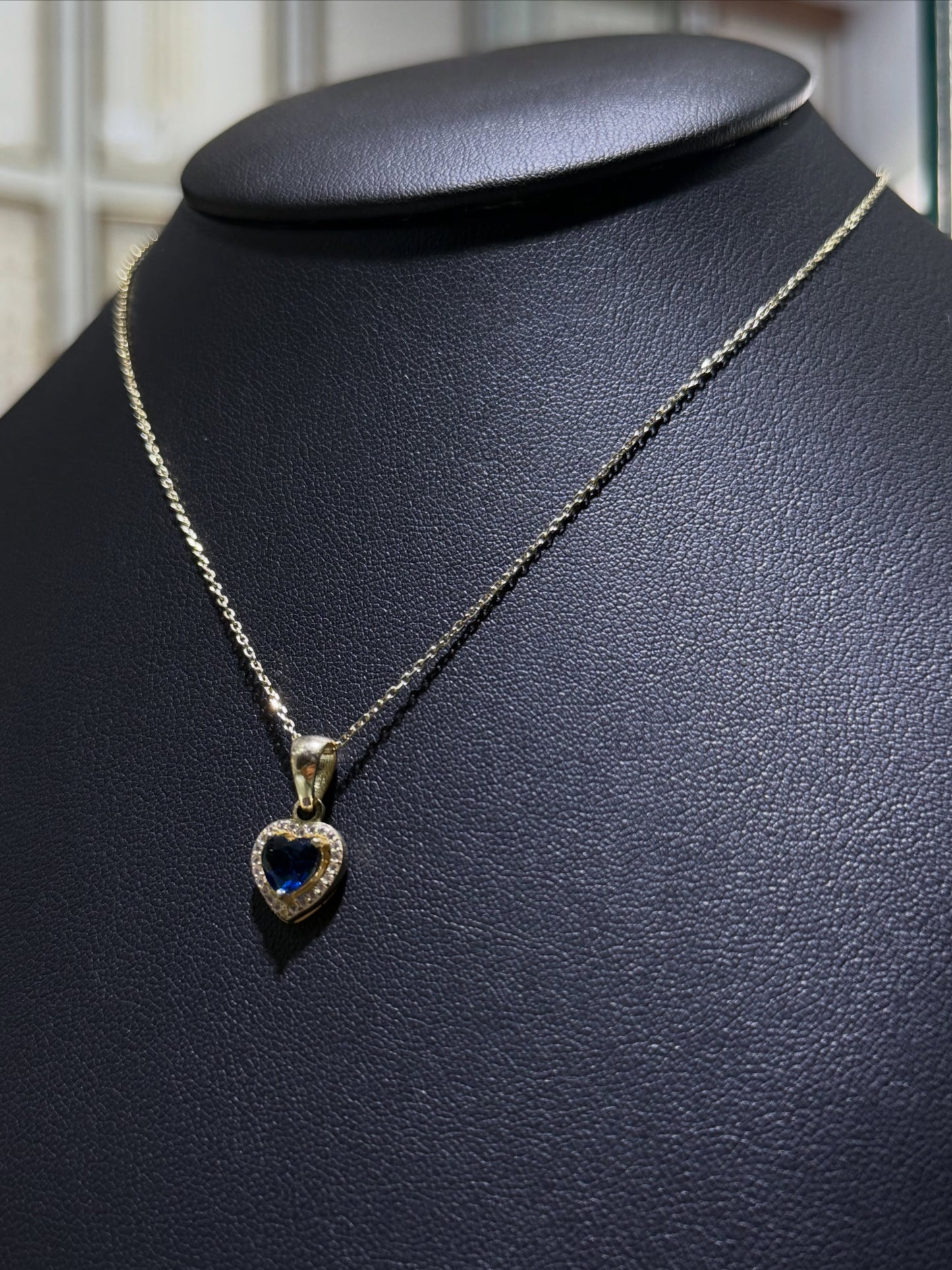 Corazón Azul Marino Oro 10k